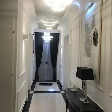 Apartamento Lazare Maison De Maître , De Standing Avec Parking Privatif à Seulement 7 Minutes à Pied Du Centre Historique De