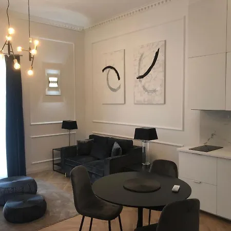 Lazare Maison De Maître , De Standing Avec Parking Privatif à Seulement 7 Minutes à Pied Du Centre Historique De Apartamento Béziers