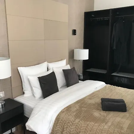 Appartement Lazare Maison De Maitre , De Standing Avec Parking Privatif A Seulement 7 Minutes A Pied Du Centre Historique De