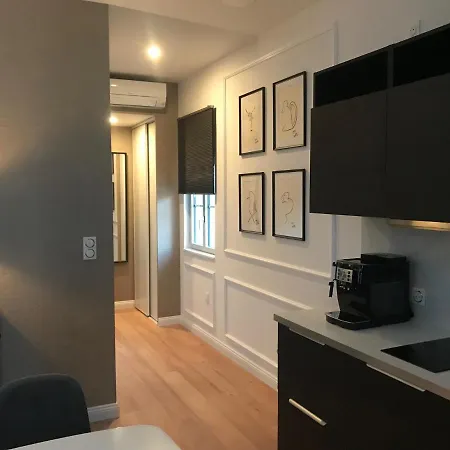 Appartement Lazare Maison De Maitre , De Standing Avec Parking Privatif A Seulement 7 Minutes A Pied Du Centre Historique De *