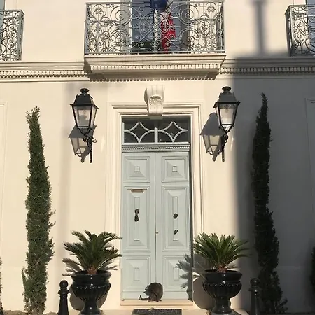 Lazare Maison De Maître , De Standing Avec Parking Privatif à Seulement 7 Minutes à Pied Du Centre Historique De Béziers
