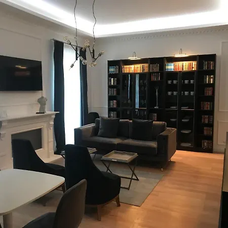 Lazare Maison De Maître , De Standing Avec Parking Privatif à Seulement 7 Minutes à Pied Du Centre Historique De * Béziers