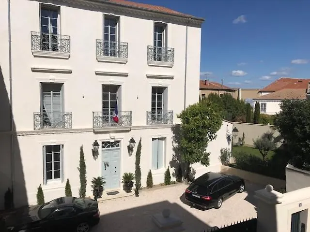 Lazare Maison De Maitre , De Standing Avec Parking Privatif A Seulement 7 Minutes A Pied Du Centre Historique De Appartement *