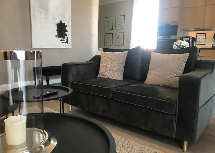 Lazare Maison De Maitre: Upscale With Private Parking Near Historic Apartment *
