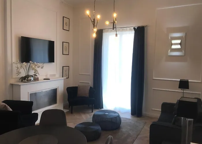 Lazare Maison De Maitre , De Standing Avec Parking Privatif A Seulement 7 Minutes A Pied Du Centre Historique De Béziers
