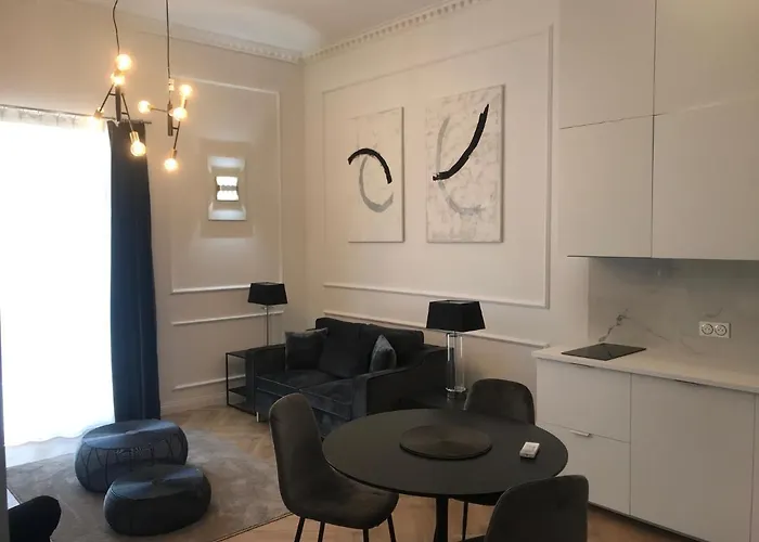 Lazare Maison De Maitre: Upscale With Private Parking Near Historic Apartment Beziers